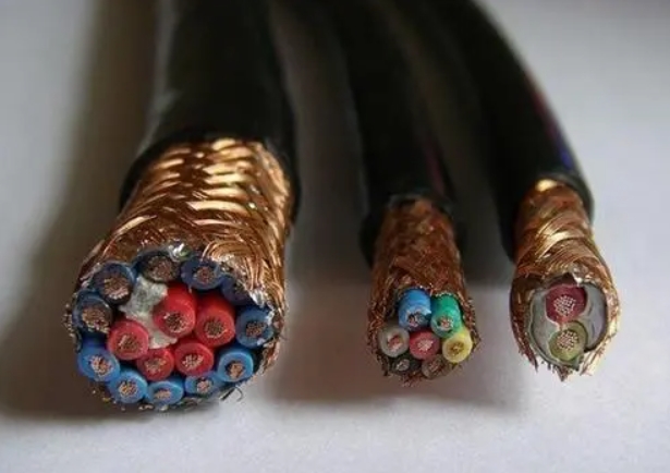 具體絕緣層的厚度不合格對電纜有何影響呢?.jpg 具體絕緣層的厚度不合格對電纜有何影響呢?.jpg