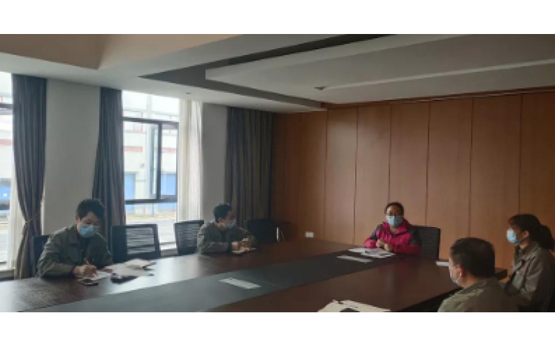 黨旗下，他們用奉獻編織阻擊疫情防護網(wǎng)